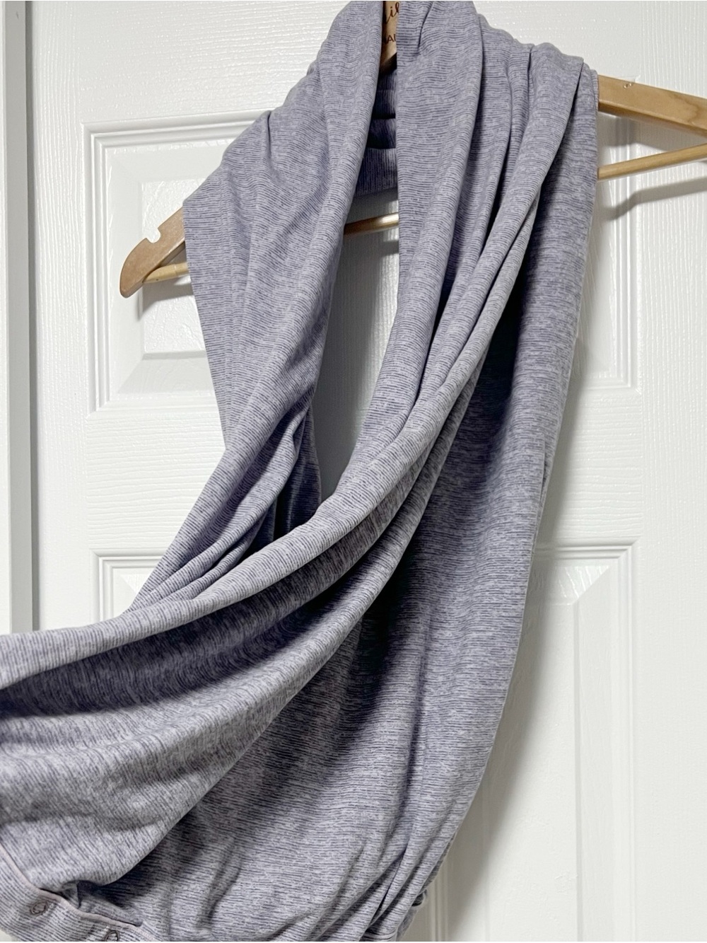 Lululemon Vinyasa Convertible Snap Infinity Scarf Purple Striped
